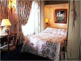 Eiffel Trocadero Hotel Paris
