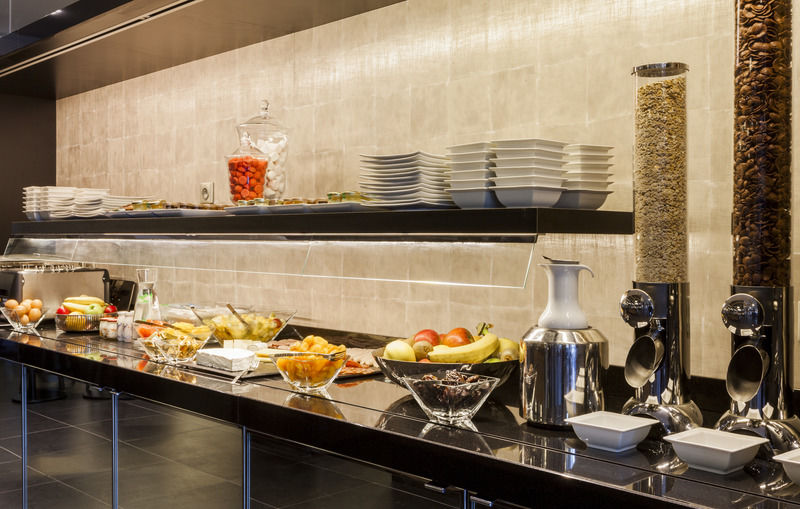 Ac Porte Maillot By Marriott