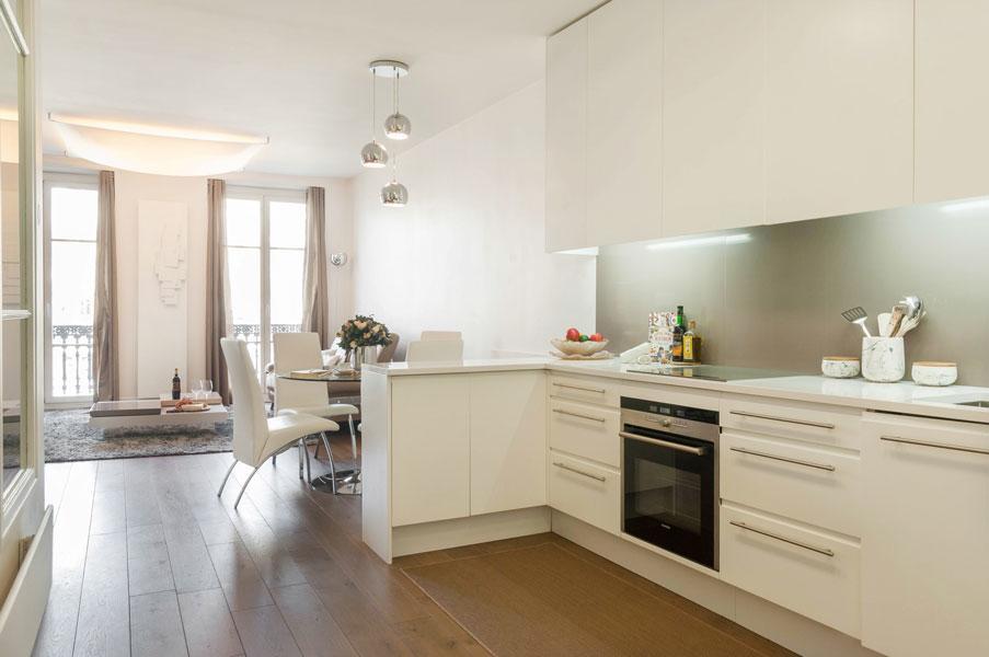 Apartment Two Bedroom Luxury - Balcony With View Of Notre Dame