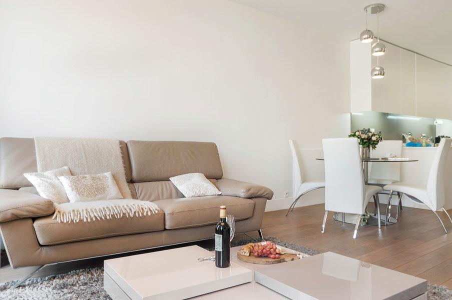 Two Bedroom Luxury - Balcony With View Of Notre Dame Apartment *