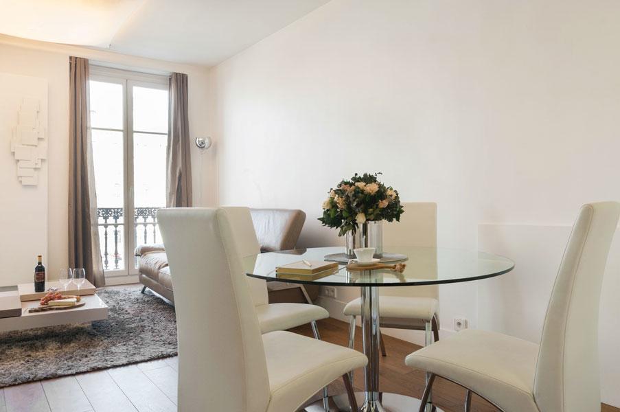 Two Bedroom Luxury - Balcony With View Of Notre Dame Paris