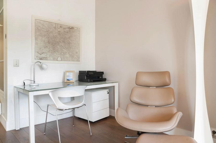 Two Bedroom Luxury - Balcony With View Of Notre Dame