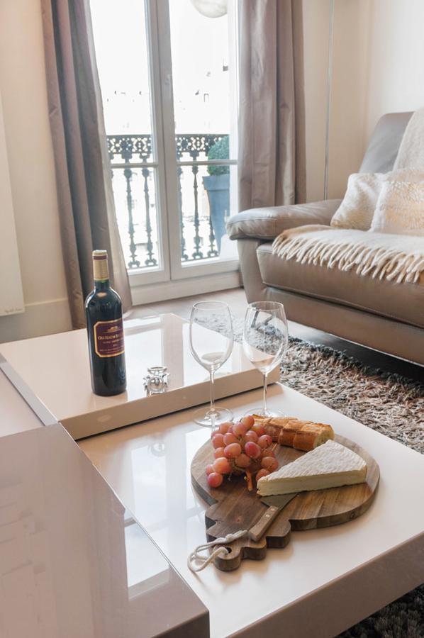 Two Bedroom Luxury - Balcony With View Of Notre Dame Apartment *