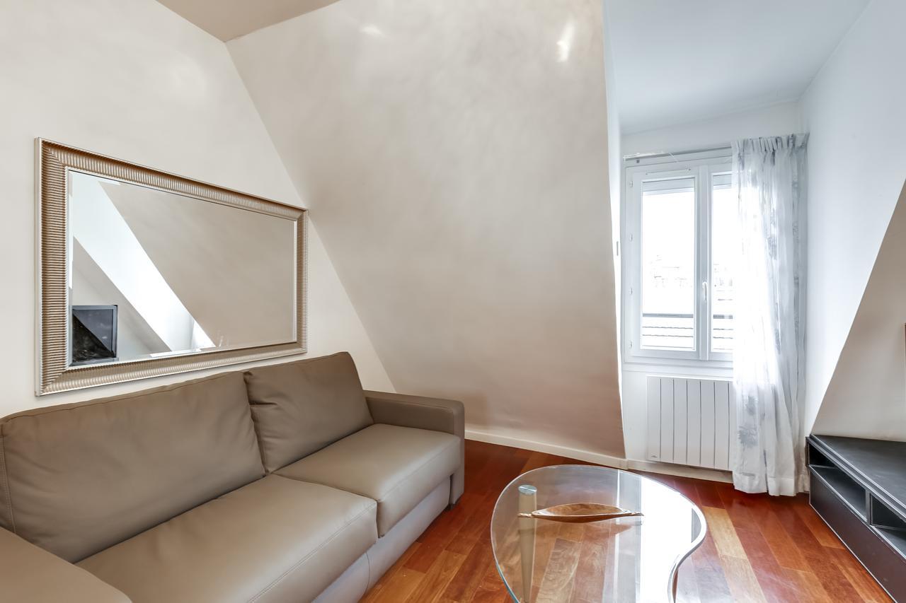 Private Apartment - Rue Cler - Eiffel Tower View Appartement Paris