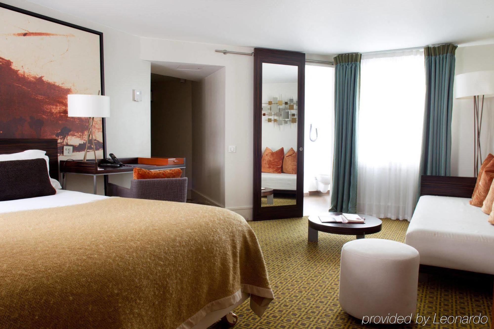 Beauchamps 4* Paris