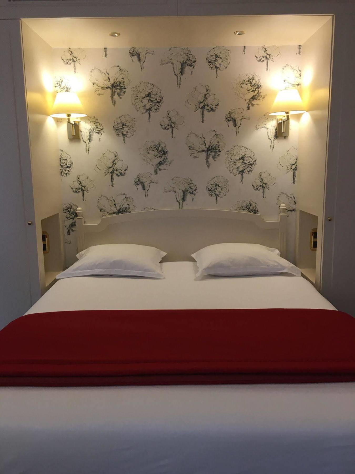 Queen Mary 4* Paris
