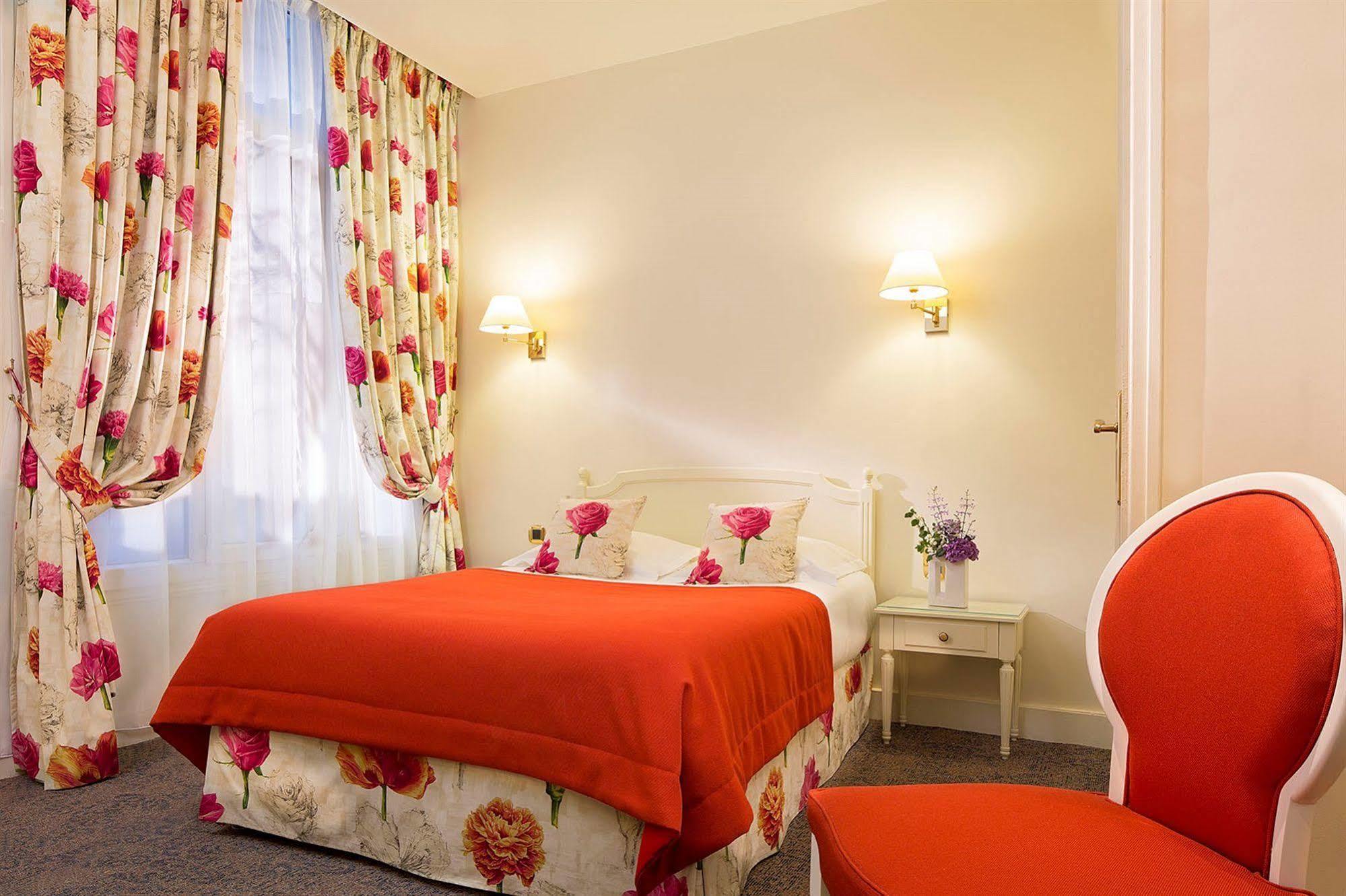 Hotel Queen Mary 4*