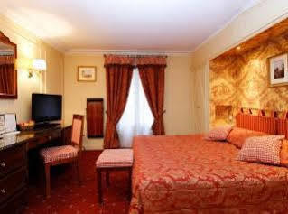 Queen Mary Hotel Paris