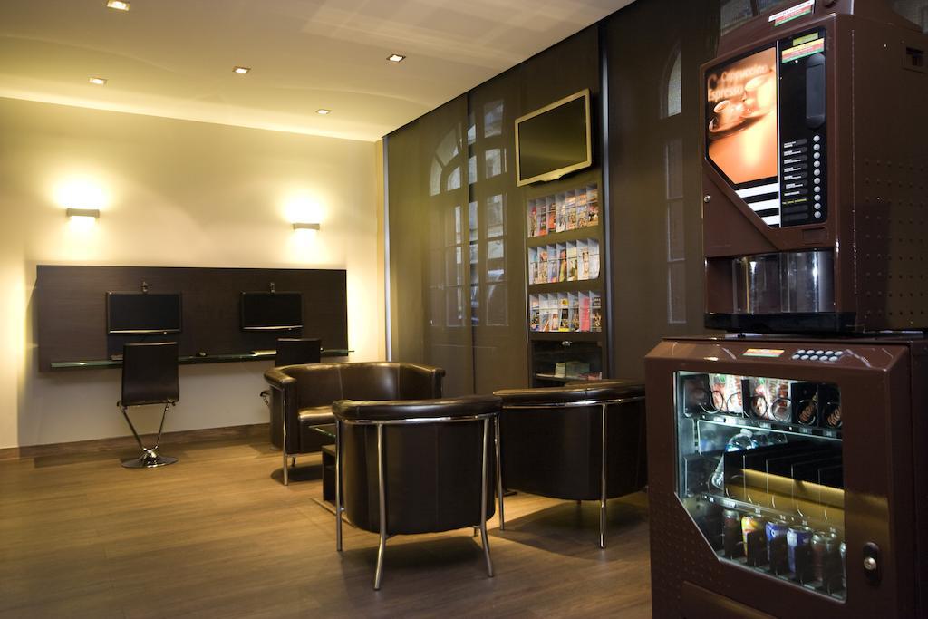 Victor Masse Hotel Paris