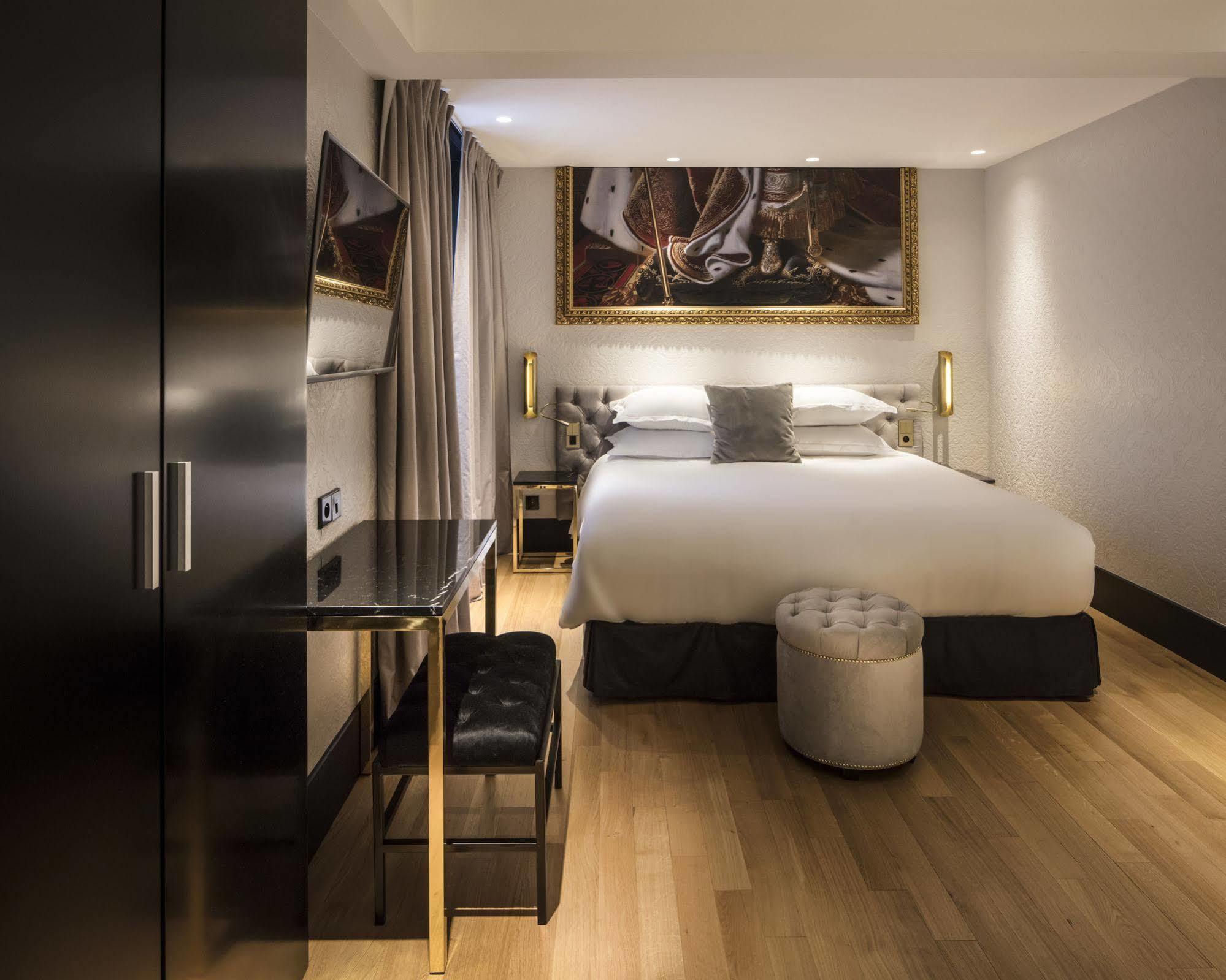 Eiffel Petit Louvre Hotel 3*