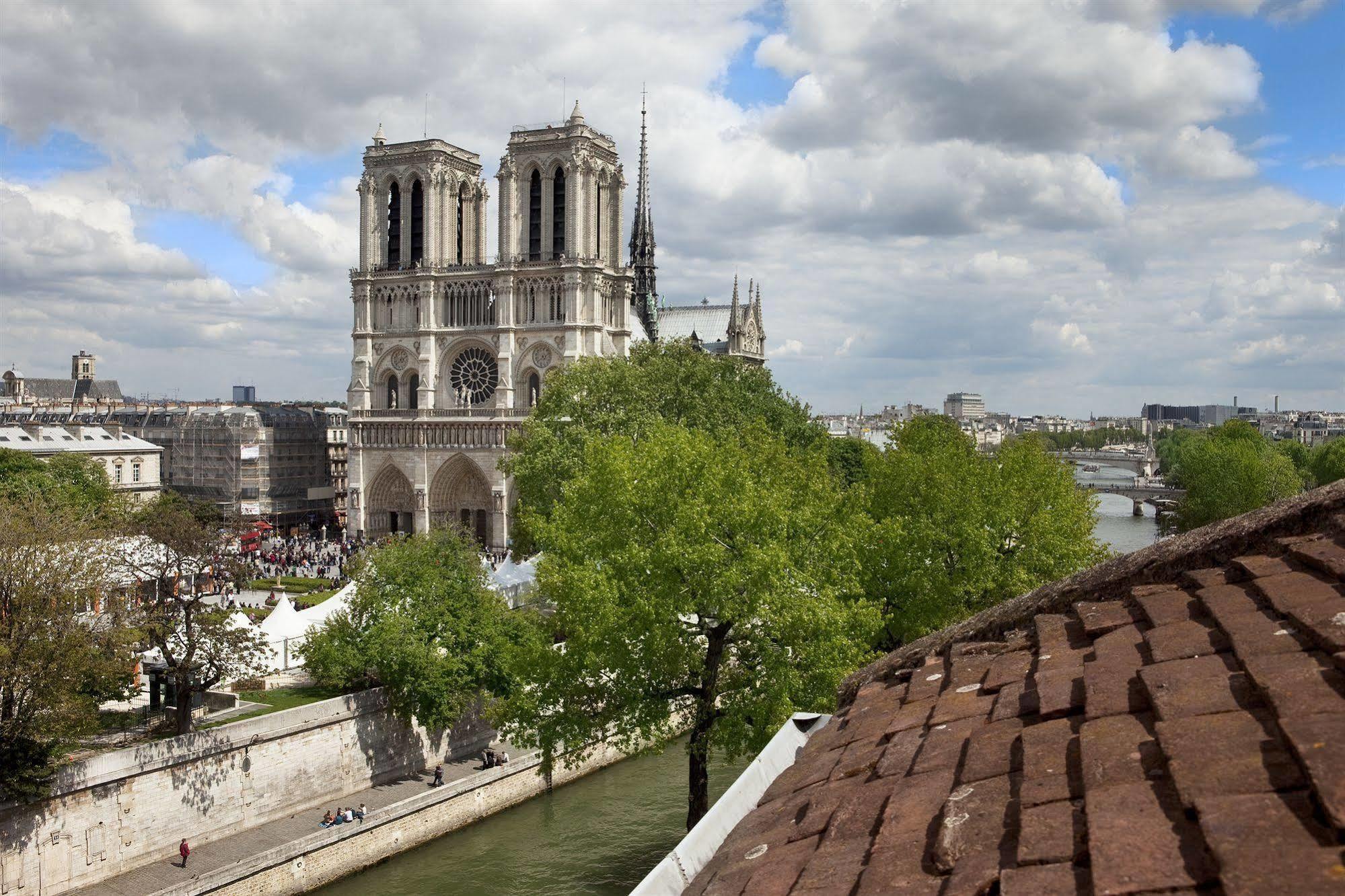 Le Notre Dame Saint Michel Hotel 3*
