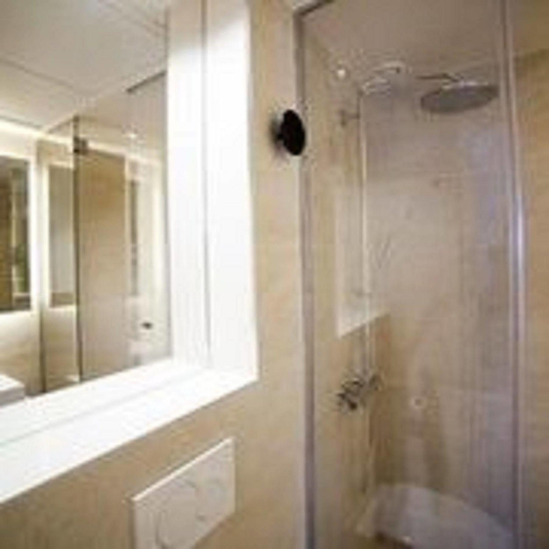Andrea Hotel