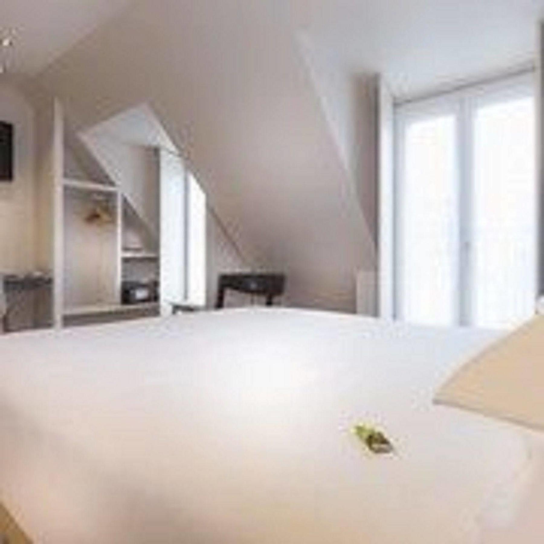 Andrea Hotel
