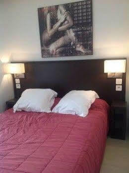 Untalented Hotel - Villette Hotel