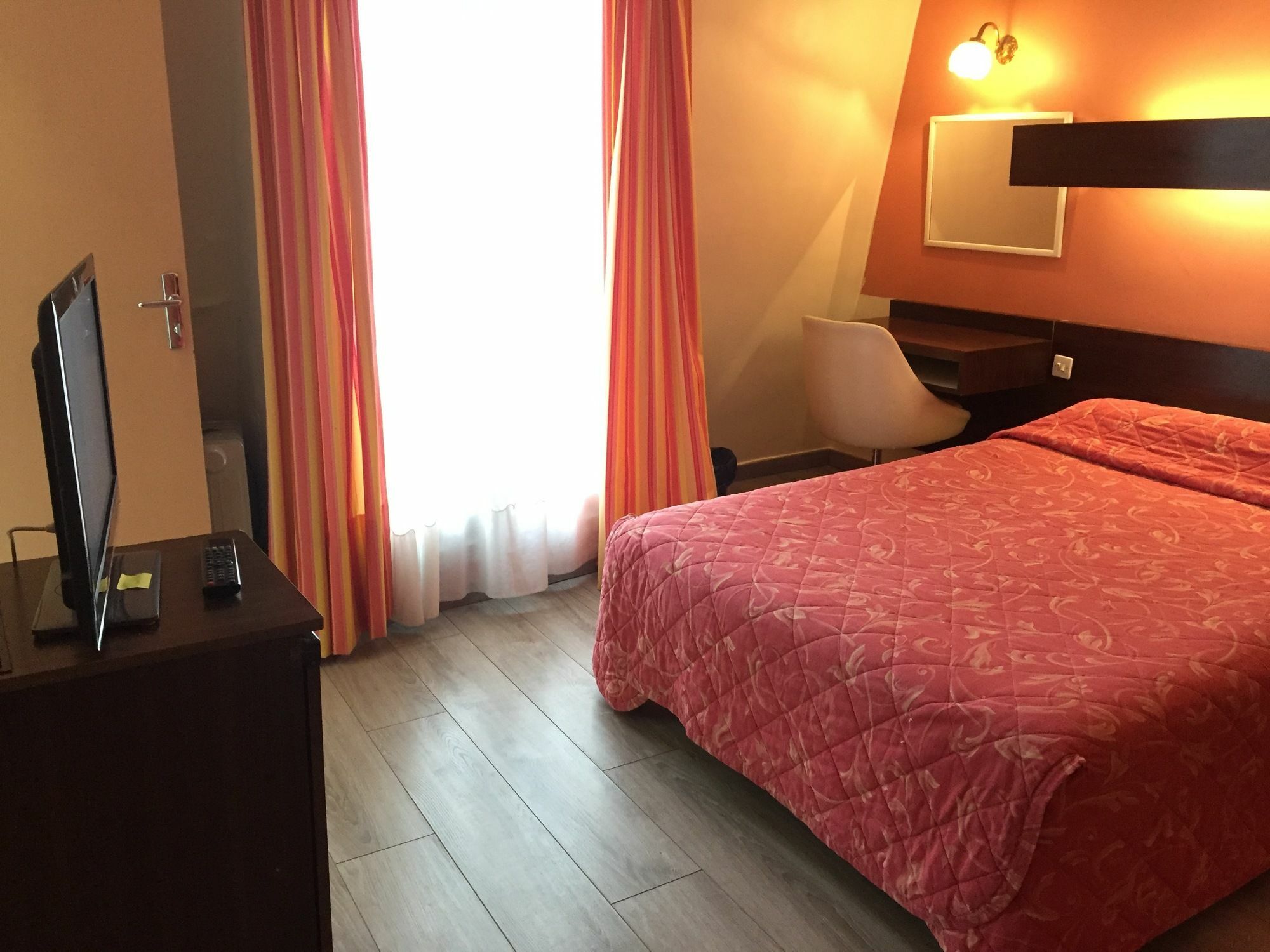 Des Pyrénées - Entre Bastille Et Nation Hotel Paris