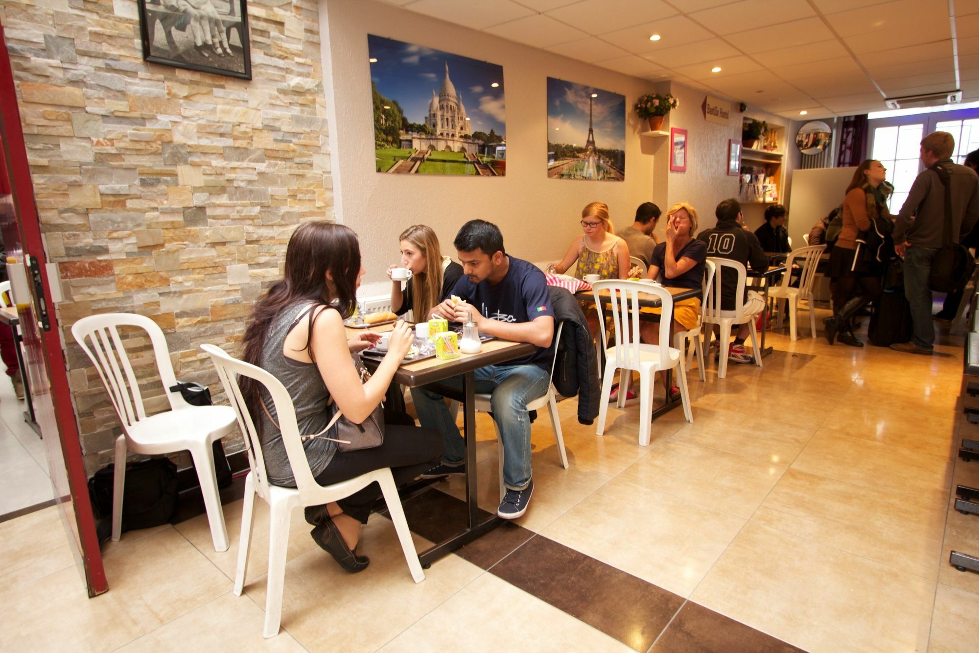 Bastille Hostel