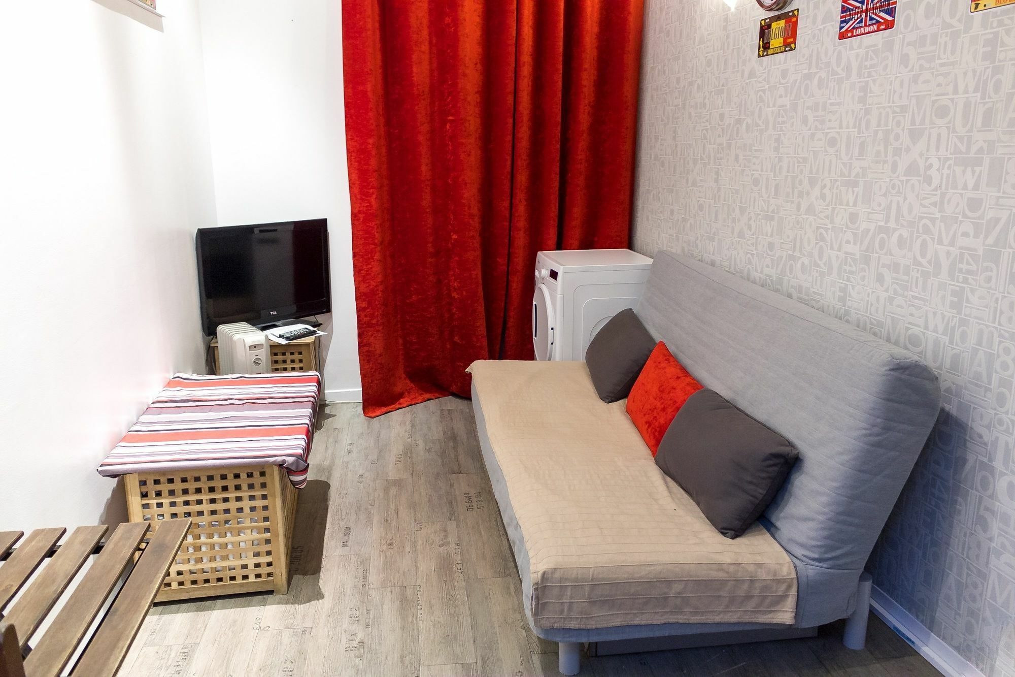 Petit Pompidou Apartment Paris