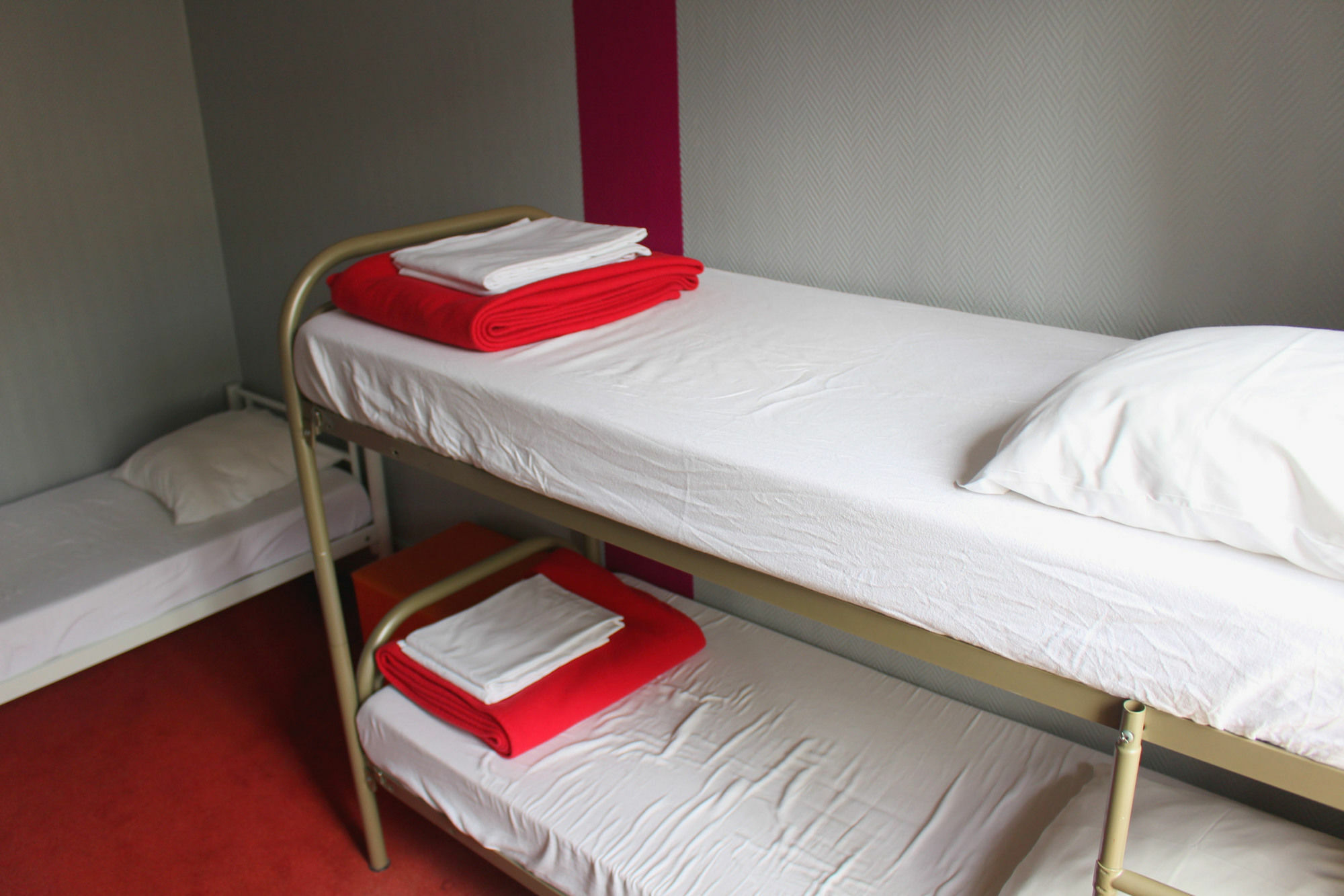 Arty Porte De Versailles By River Hostel