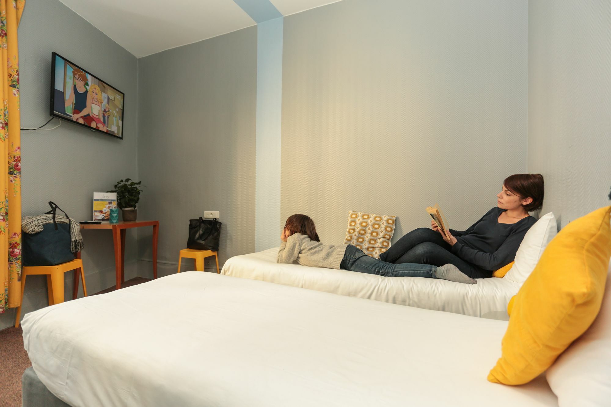 Arty Porte De Versailles By River Hostel