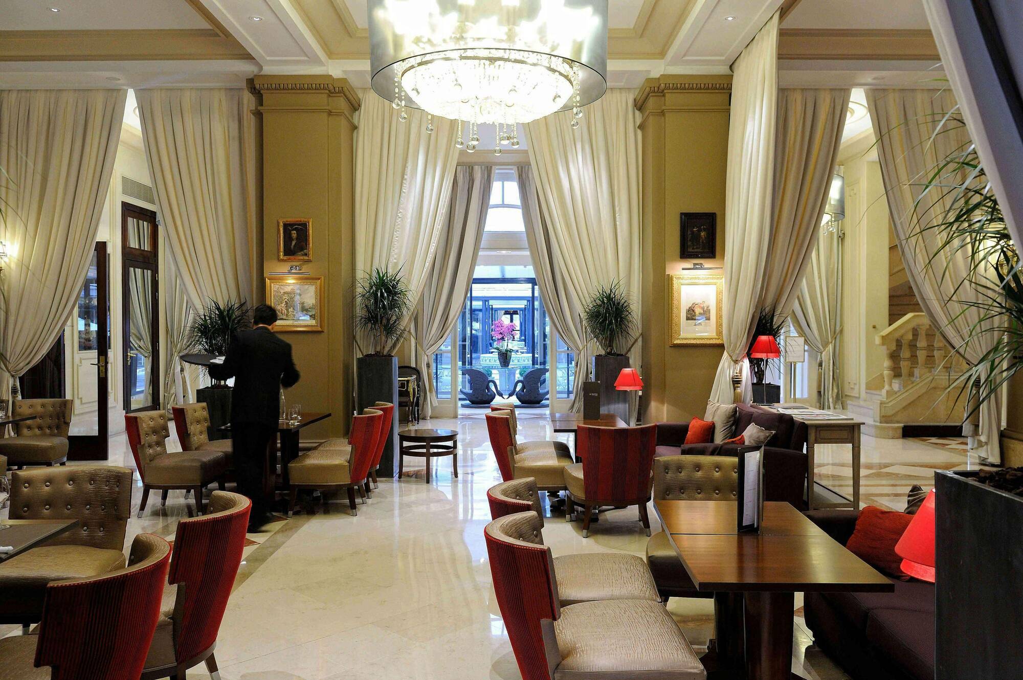 California Hotel