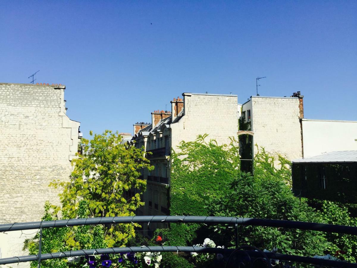 52 Clichy - D'hotes Bed & Breakfast