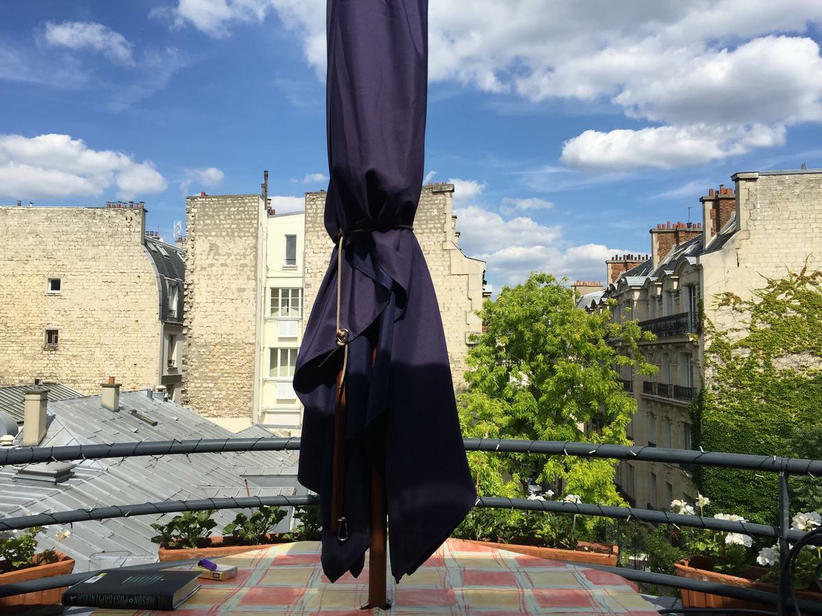 52 Clichy - D'hotes * Paris