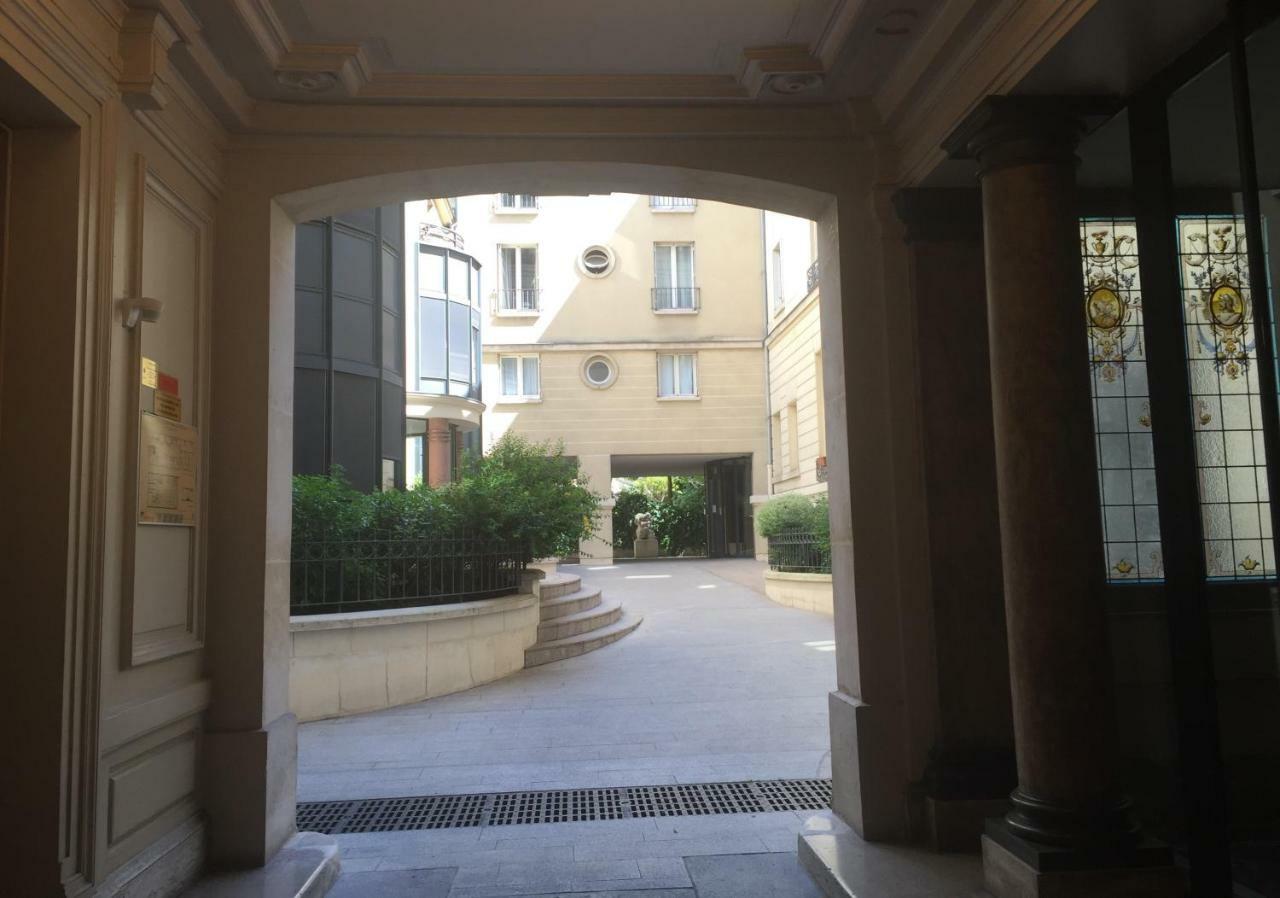 52 Clichy - D'hotes