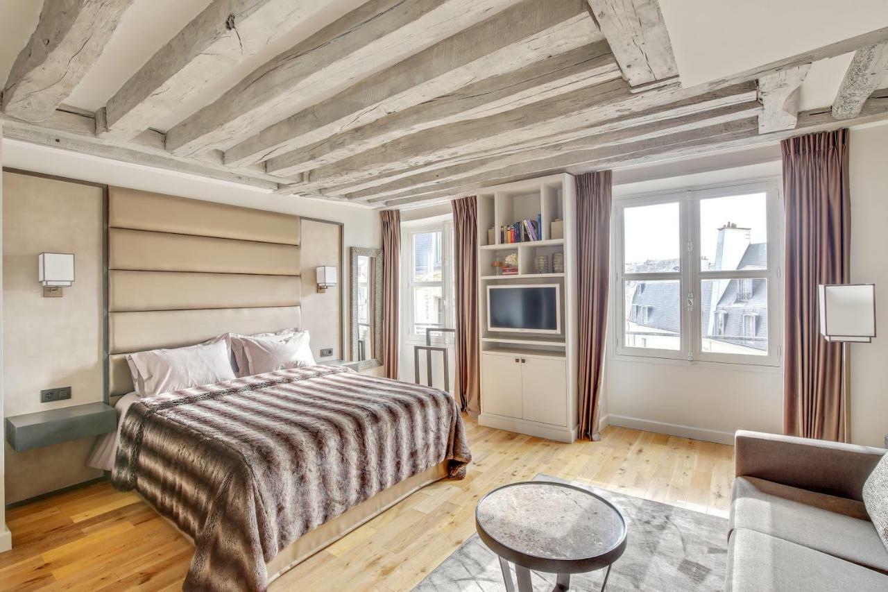 Luxury Louvre Apartment