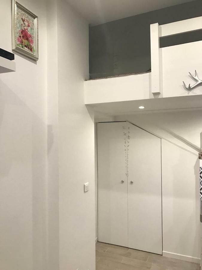 Superb Tiny House In Heart Of 1st! Apartment Paris