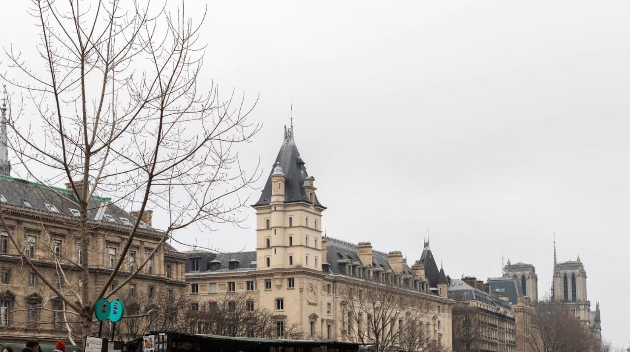 3-bedroom Quai Des Grands Augustins Apartment *