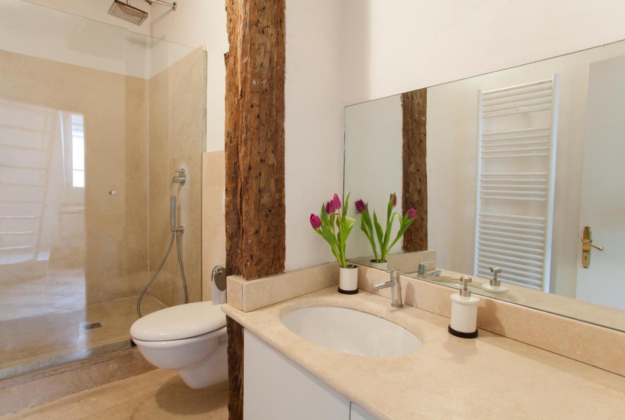 Gregoire Apartment *
