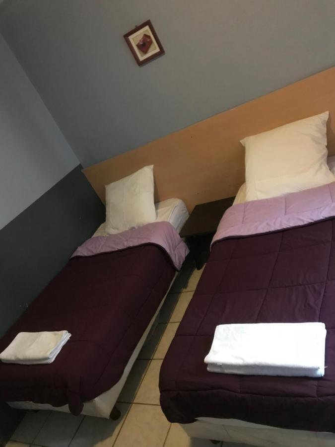Hotel Fm *