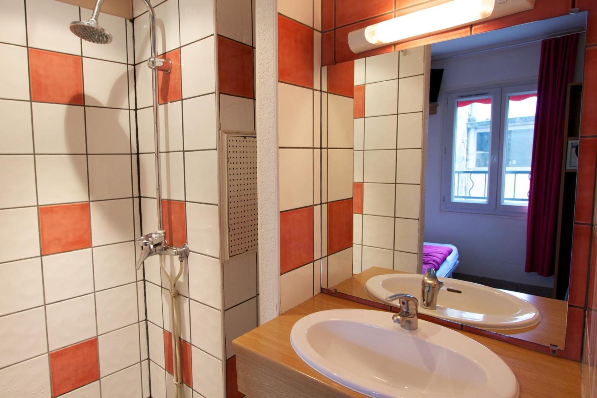Bastille Hostel