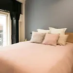 Apart 2 Opera New 2-3 Rooms For 4 Guests