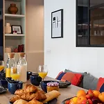NEW - Appt style le Corbusier avec Balcon - 8 pers