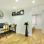 Rent A Room - Cosy 2Bdr