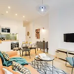 New And Renovated Amazing Flat In Heart Of Paris
