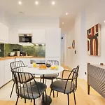 New And Renovated Amazing Flat In Heart Of Paris