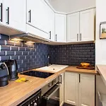 Home Suite Home Sentier