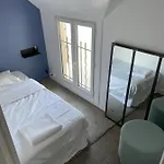 Beautiful Lincoln Apartment
