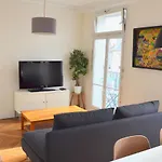 Charming 2 Bedroom Apartment With Balcony In 3Rd Arr
