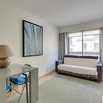 ID 326 Batignolles/ rue Saussure - Paris XVII°