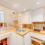 Studio atypique proche Canal Saint Martin