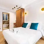 Newly Rebuilt By Architect - Center Of Paris