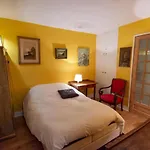 Very French Two Bedroom In The Heart Of Paris