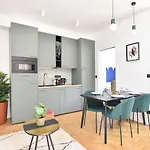 Charming And Cosy Flat Next To The Eiffel Tower