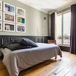 Spacious And Bright 2 Bedroom Apartment, Typically Parisian, Montmartre-Opera, Central Paris
