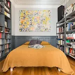 Spacious And Bright 2 Bedroom Apartment, Typically Parisian, Montmartre-Opera, Central Paris