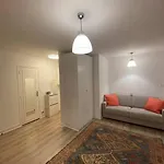 Newly Renovated Studio Near The Eiffel Tower