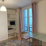 Newly Renovated Studio Near The Eiffel Tower